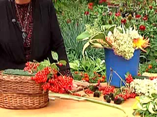 Флористические композиции из дачных цветов. Корчагина Л.Н.